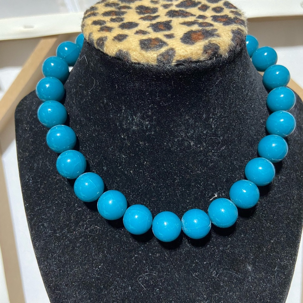 Retro Style Teal Color Bubble-Gum Bead Necklace